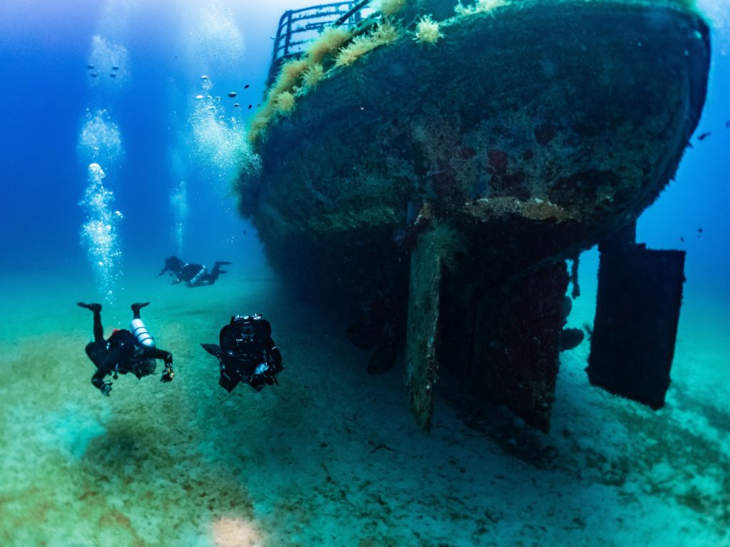 wreck diving in malta - diving courses